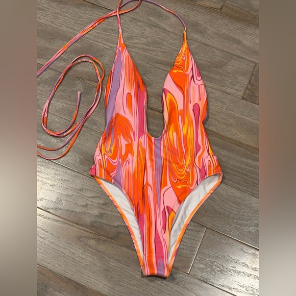 SHEIN Swim Plunging One Piece Swimsuit & Matching Beach Skirt NWOT - Picture 5 of 10